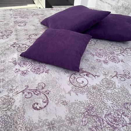 Purple Lägenhet